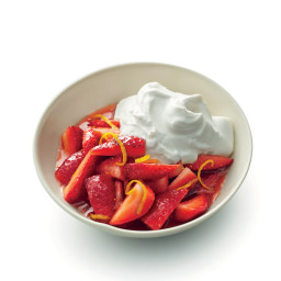 Strawberries with Whipped Sour Cream