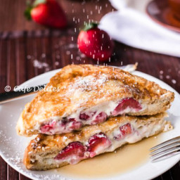 Strawberries 'n' Cream French Toasts