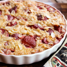 Strawberry-Almond Baked Oatmeal