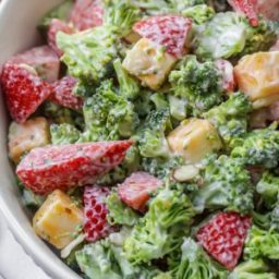 strawberry-broccoli-salad-2129426.jpg