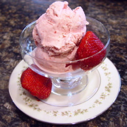 strawberry-cheesecake-ice-cream-for-electric-ice-cream-machine-2011308.jpg