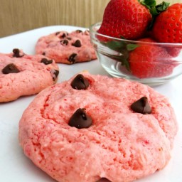 Strawberry Chocolate Chip Cookies