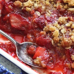 Strawberry Crisp Recipe {The BEST Summer Dessert}