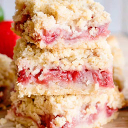 Strawberry Crumb Bars Recipe {Easy Dessert with Fresh Strawberries}