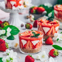 Strawberry Dessert like Cheesecake in a Jar