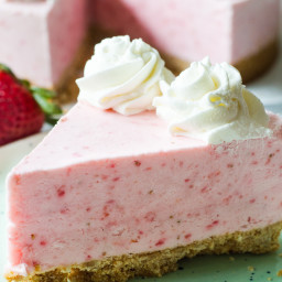 strawberry-frozen-yogurt-pie-47c4a7-bef1010bc10c09900434664d.jpg