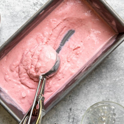 Strawberry Frozen Yogurt Recipe (Without an Ice Cream Maker!)