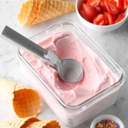 strawberry-gelato-2596926.jpg
