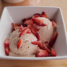 strawberry-ice-cream-1240383.jpg