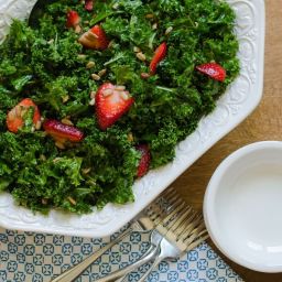 Strawberry-Kale Salad (S)