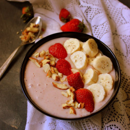 Strawberry Oatmeal breakfast Smoothie Bowl