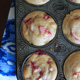 strawberry-rhubarb-muffins-1634625.jpg