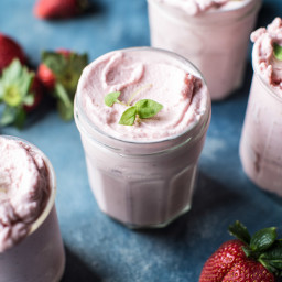 strawberry-rosehip-frozen-yogurt-1594293.jpg