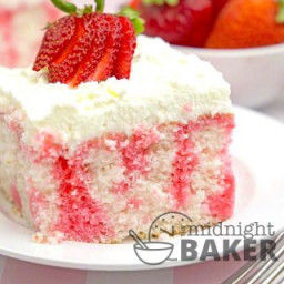 strawberry-shortcake-poke-cake-1970099.jpg