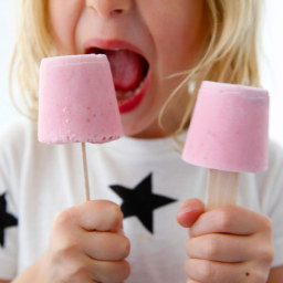 strawberry-yogurt-ice-pops-1460887.jpg