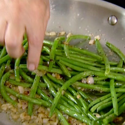 string-beans-with-shallots-1337908.jpg