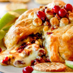 Stuffed Baked Brie in Puff Pastry
