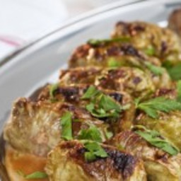 Stuffed cabbage rolls with lingonberries
