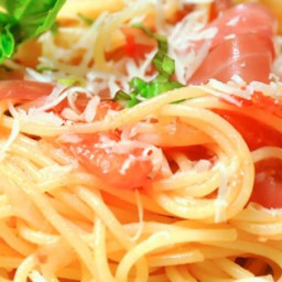 Summer Fresh Pasta with Tomatoes and Prosciutto Recipe