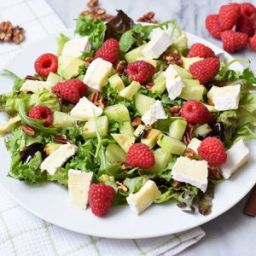 Summer raspberry brie salad