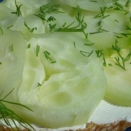 summer-time-cucumber-sandwiches-1344789.jpg