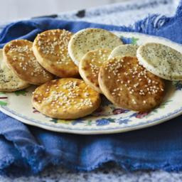Sun-dried tomato and poppy seed savoury biscuits