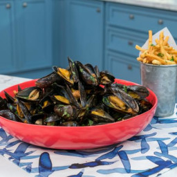 Sunny's 5-Ingredient Mussels and Garlic-Parsley Fries