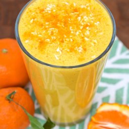 Sunshine Smoothie with Coconut, Clementine and Turmeric