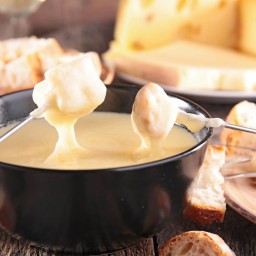 Super Easy To Make, Tasty Cheddar Swiss Cheese Fondue Everyone Loves!