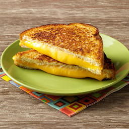 super-grilled-cheese-sandwiches-2052912.jpg
