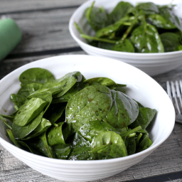 Super simple spinach salad