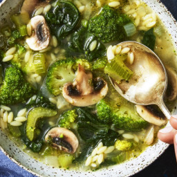 Supergreen Mushroom and Orzo Soup