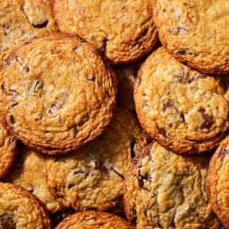 supersized-super-soft-chocolate-chip-cookies-3067390.jpg