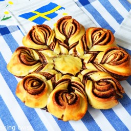 swedish-cinnamon-star-bread-li-dacd8a.jpg