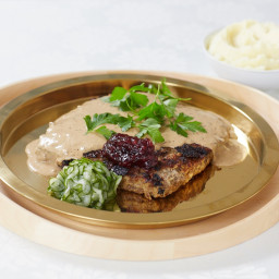 Swedish meatloaf with cream sauce