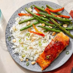 Sweet & Spicy Salmon with Green Beans, Sweet Peppers & Jasmine Rice