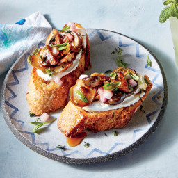 Sweet-and-Sour Mushroom Toasts With Tarragon