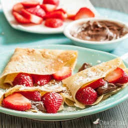 sweet-crepes-with-strawberries-and-nutella-1578633.jpg
