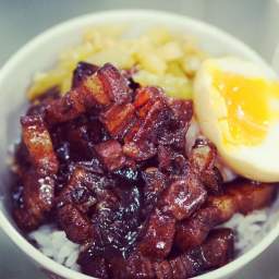 Taiwan Style Braised Pork Belly on Rice (滷肉飯)