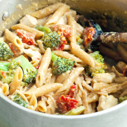 Tangy One Pot Chicken and Veggie Pasta Dinner