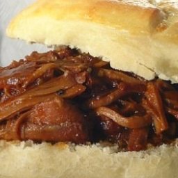 tangy-pulled-pork-sandwiches-3.jpg