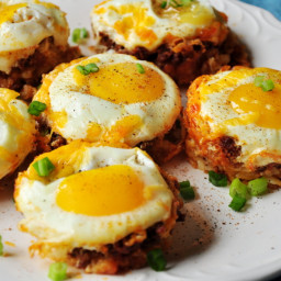 Tater Tot Cups With Cheese and Eggs