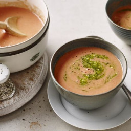 Ten-minute tomato soup