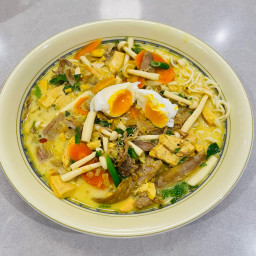 thai-chicken-and-noodle-soup-b260e527c66acd00365950ed.jpg
