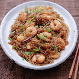 Thai Noodles With Cinnamon And Prawns