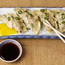 Thai Steamed Dumplings With Dipping Sauce