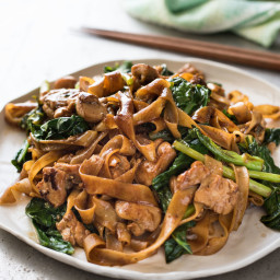 Thai Stir Fried Noodles (Pad See Ew)