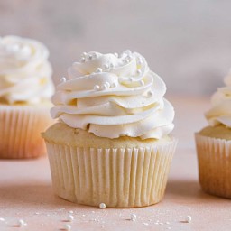 the-absolute-best-vanilla-cupcakes-2772977.jpg