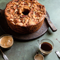 The best apple cake with a unique interior and cinnamon.