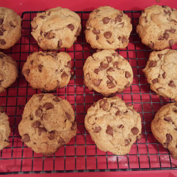 the-best-big--chewy-chocolate-chip-cookies-ever-9db4ddc8420b00c04e28947b.jpg